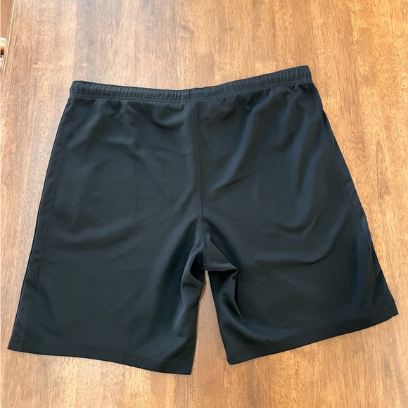 Nike size L Men's Athletic Shorts - Picture 2 of 5